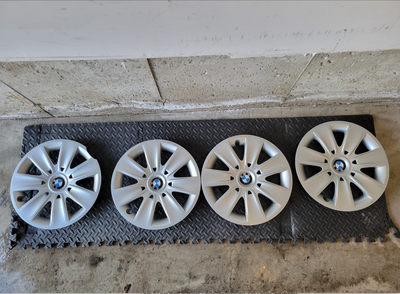 Selling a set of 4 BMW 18” wheel hubcaps that came off a 2012 BMW 328xi (xDrive). Used only during w...