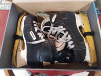 Men's Bauer 2000 skates