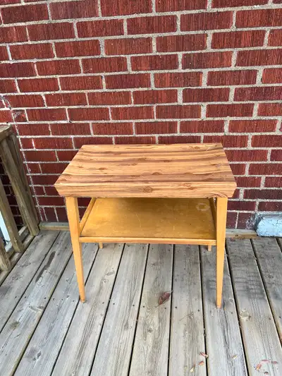 Small side table for sale, asking for $5.00