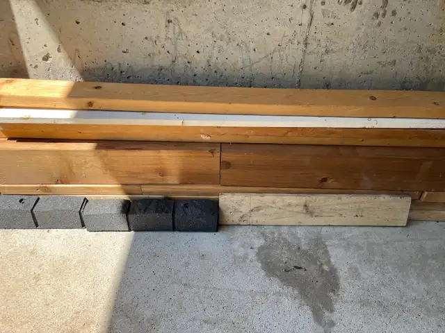 6” Cedar Post Small Sizes in Decks & Fences in Mississauga / Peel Region - Image 5
