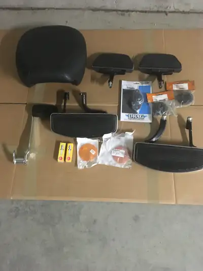 MUSTANG REAR WIDE SEAT OFF A ROAD KING ! MAY FIT OTHER MODELS! RUBBER MOTOR MOUNTS (3) front & rear...