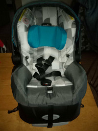 Baby car seat with base 