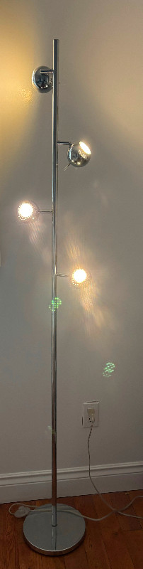 Floor Lamp in Indoor Lighting & Fans in Oshawa / Durham Region - Image 2