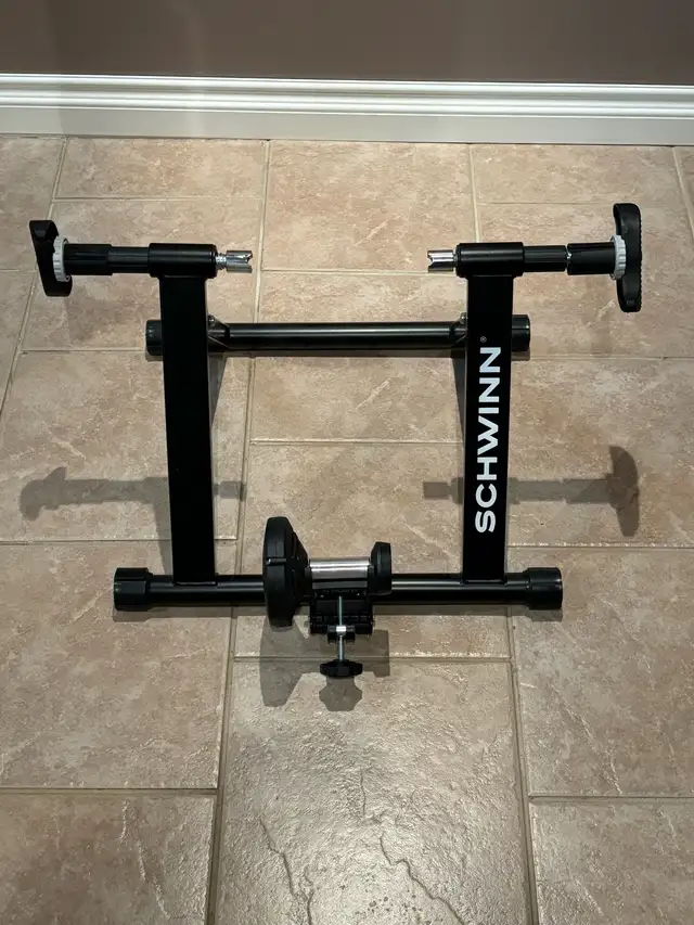SCHWINN BIKE TRAINER in Road in Kitchener / Waterloo - Image 2