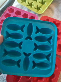 5 fun shaped silicone ice cube trays