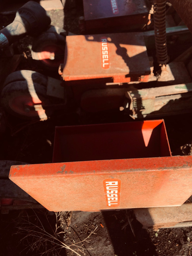 Three Row precision seeder for  sale  in Other in Markham / York Region - Image 2