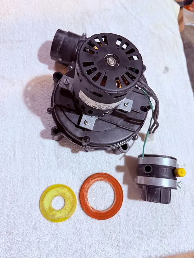 Fasco Model A225 furnace draft inducer blower motor in Heaters, Humidifiers & Dehumidifiers in Markham / York Region - Image 3