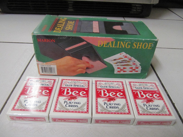 Marion Dealing Shoe With 4 Decks Of Vintage BeePoker Cards 1990s in Arts & Collectibles in Mississauga / Peel Region