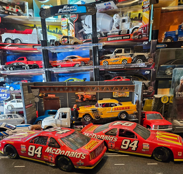 Diecast Cars &Trucks 1:18 th Scale 
Bill Elliott  in Toys & Games in Hamilton - Image 2