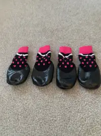  Small traction bootees for dogs 