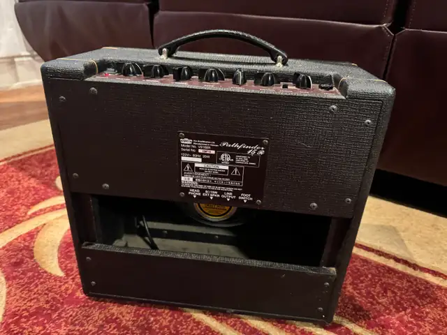 Vintage VOX V9168R Pathfinder 15R 15W 1X8 Guitar Combo Amp in Amps & Pedals in City of Toronto - Image 6