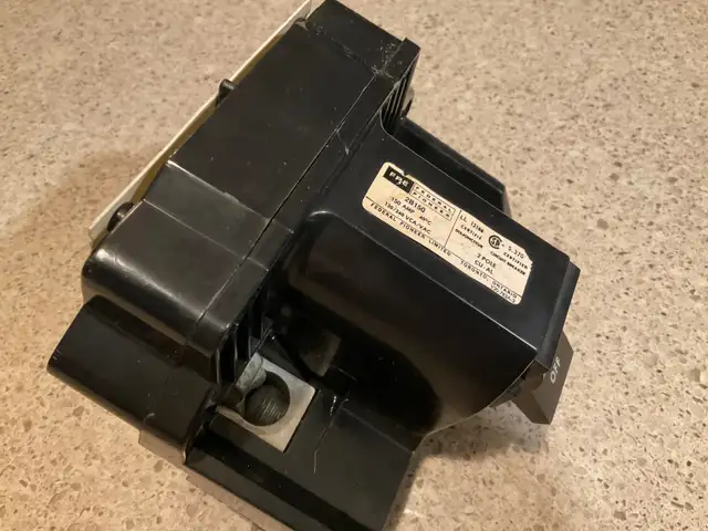 Disjoncteur Fédéral Pioneer Stab-Lock 15-20-30 et 150 amp in Electrical in Laval / North Shore - Image 3
