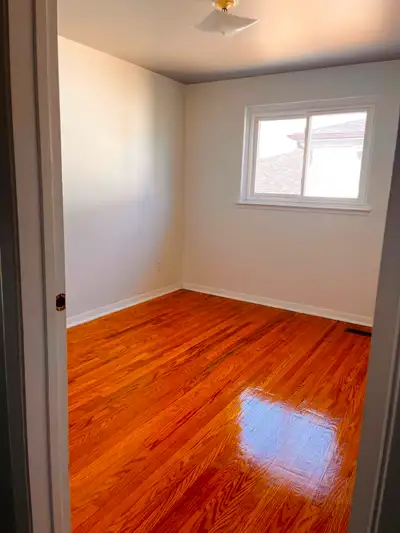 Available June 1, 2025: One bedroom for rent in a bright and spacious house. The residence is locate...