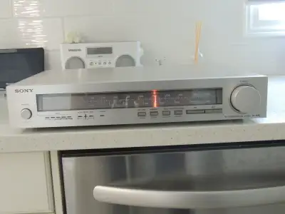Sony ST-A35 AM/FM Stereo Analog Tuner, + AM loop antenna, View more