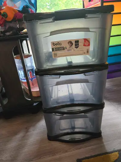 $10 OBO 32.8 x 38.9 x 66.3 cm Top drawer "locks" but the other drawers are missing the locking piece...