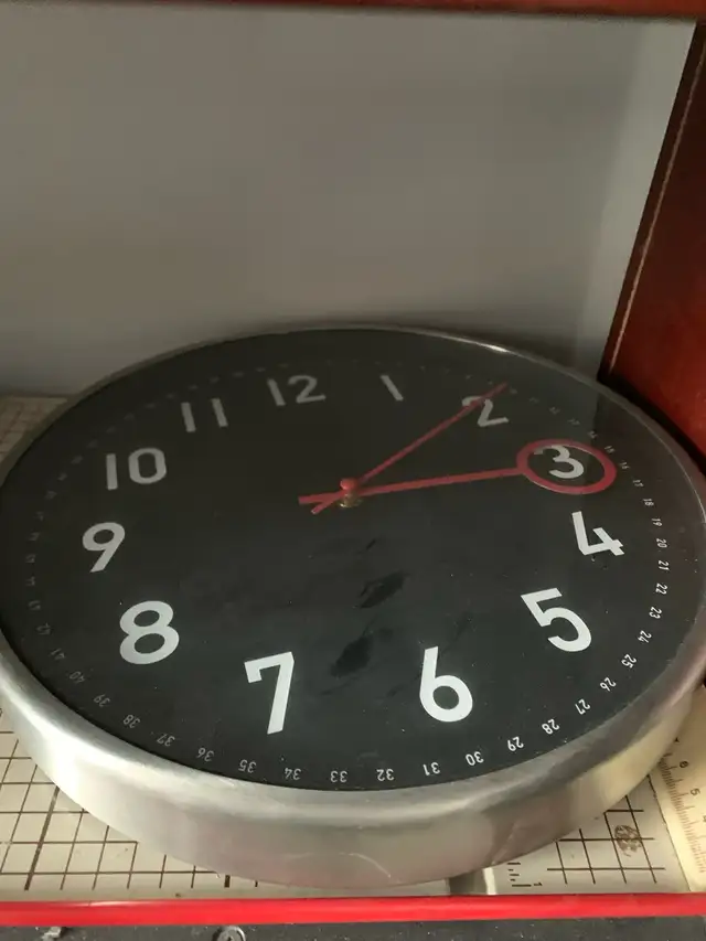 Wall Clock in Home Décor & Accents in Markham / York Region - Image 2