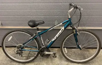 Fuji Monterey 3.0 Hybrid Bike 16" S, View more