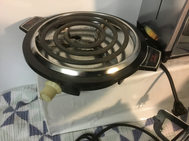 Vintage hot plate toaster mixer grill waffle maker 35, 65, 85 dans Grille-pain et fours  à Ville de Toronto - Image 2
