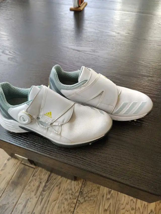Women's golf shoes size 6 1/2 in Golf in Edmonton - Image 2