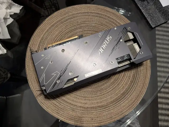 AORUS AMD Radeon RX 6800 16GB GDDR6 Graphics Card in System Components in Kitchener / Waterloo - Image 4