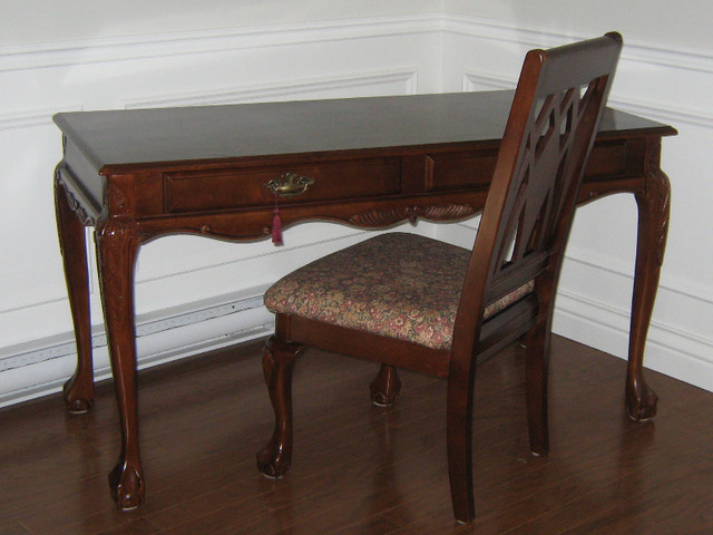 magnifique bureau ministre en érable avec chaise incluse dans Bureaux  à Drummondville - Image 2