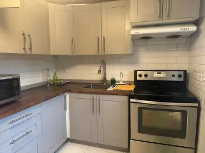 Room available for girl in sharing 460$, brampton, near bramlea