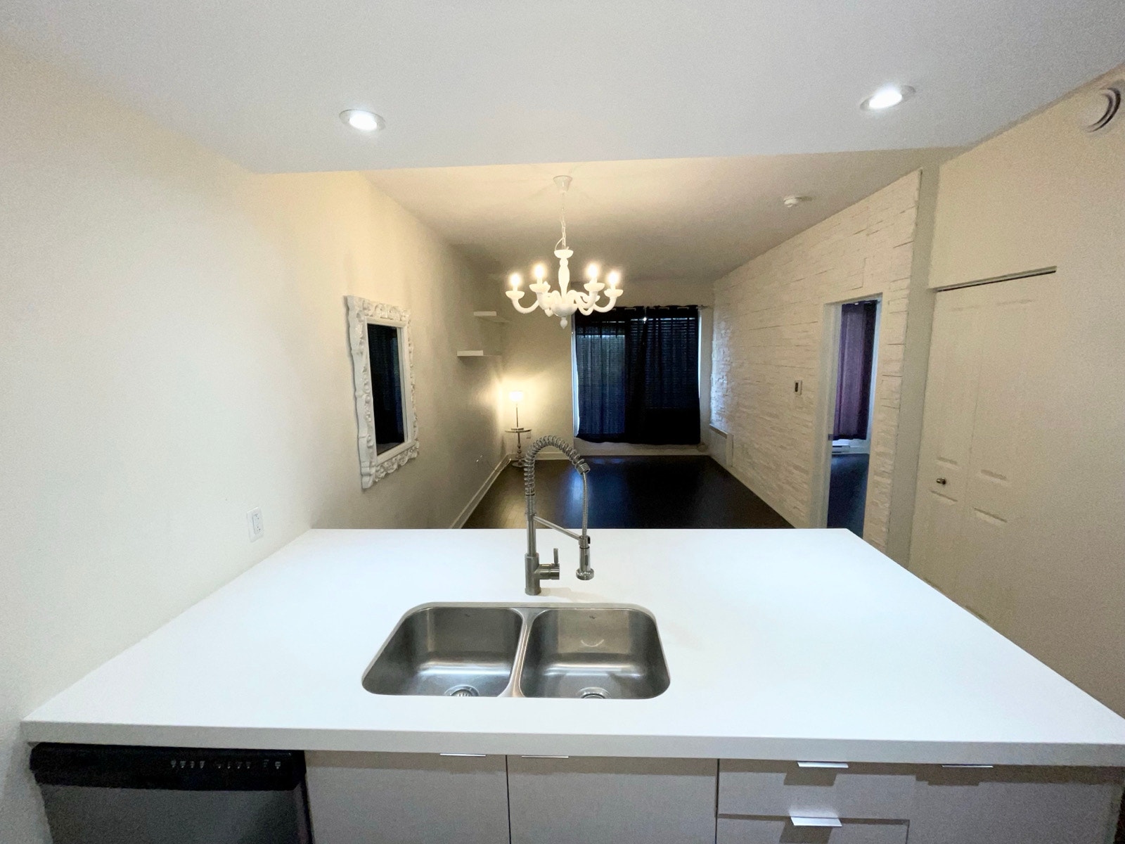 7501 Ave. Mountain Sights — photo 3