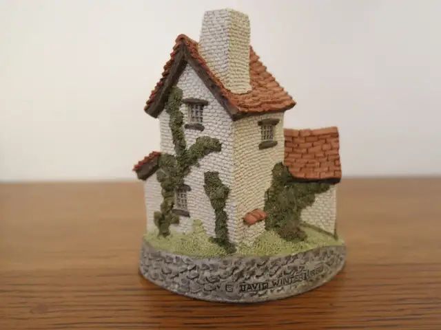 DAVID WINTER COTTAGES: IVY COTTAGE in Arts & Collectibles in Calgary - Image 9