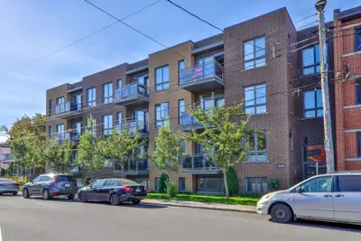 Gorgeous 2 Bedroom Apartment in Cartierville - Montreal Island