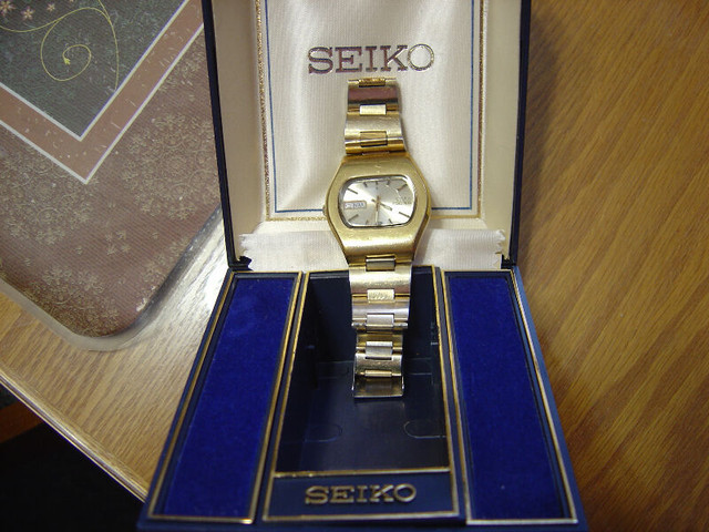 montre seiko homme dans Bijoux et montres  à Ville de Québec