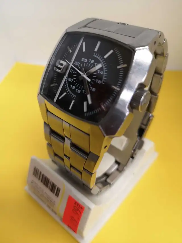 Montre Robuste pour homme in Jewellery & Watches in City of Montréal - Image 2