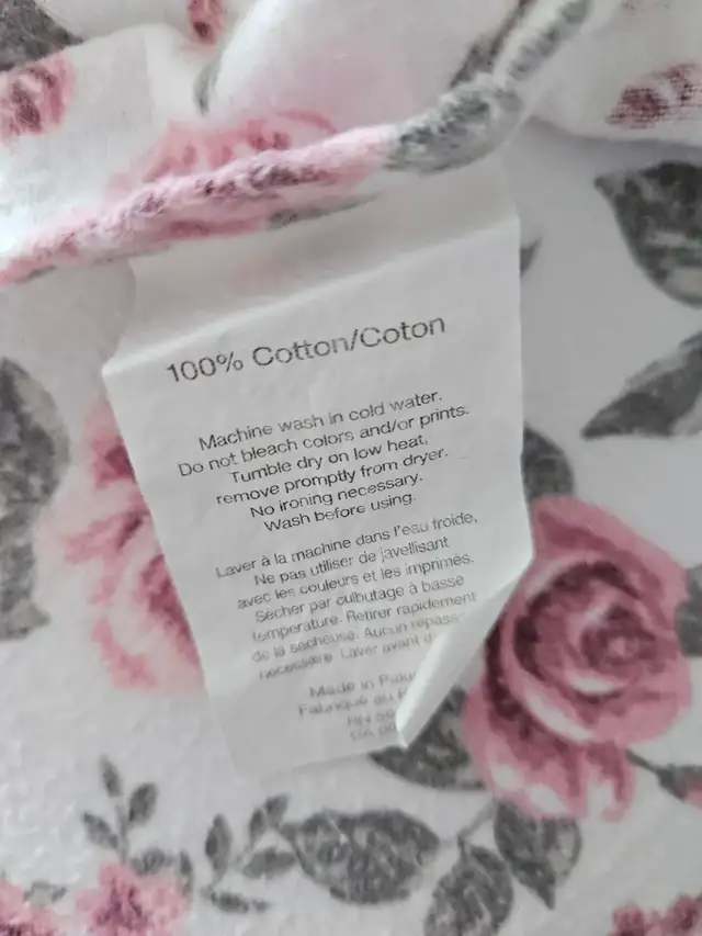 For Sale Sheets KING SIZE, FLANNEL, FLORAL 100% Cotton in Bedding in Petawawa - Image 3