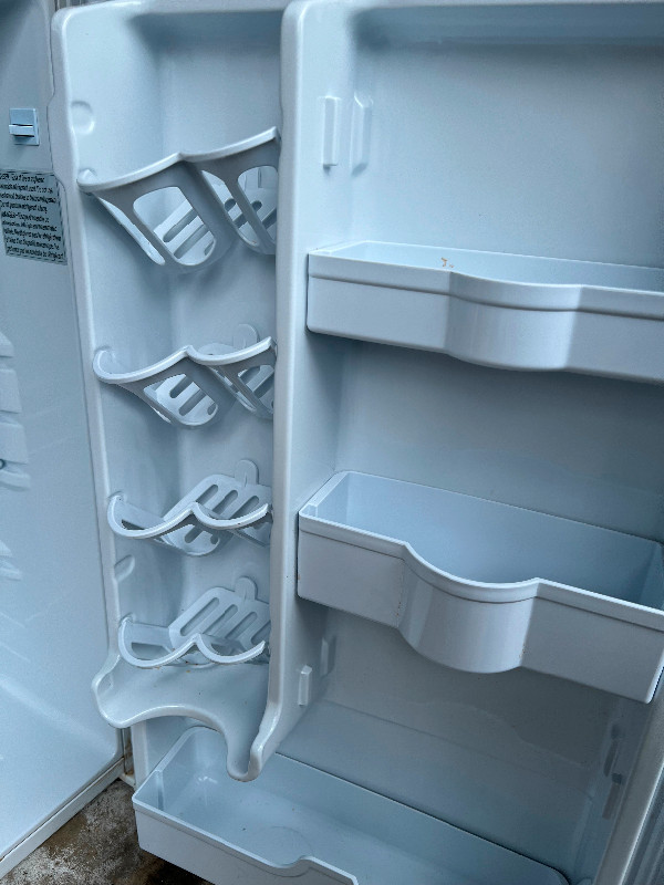 Danby small fridge dans Réfrigérateurs  à Ville de Montréal - Image 3
