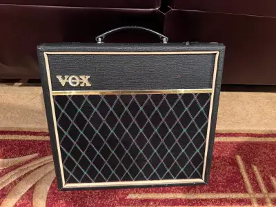 Vintage VOX V9168R Pathfinder 15R 15W 1X8 Guitar Combo Amp, View more