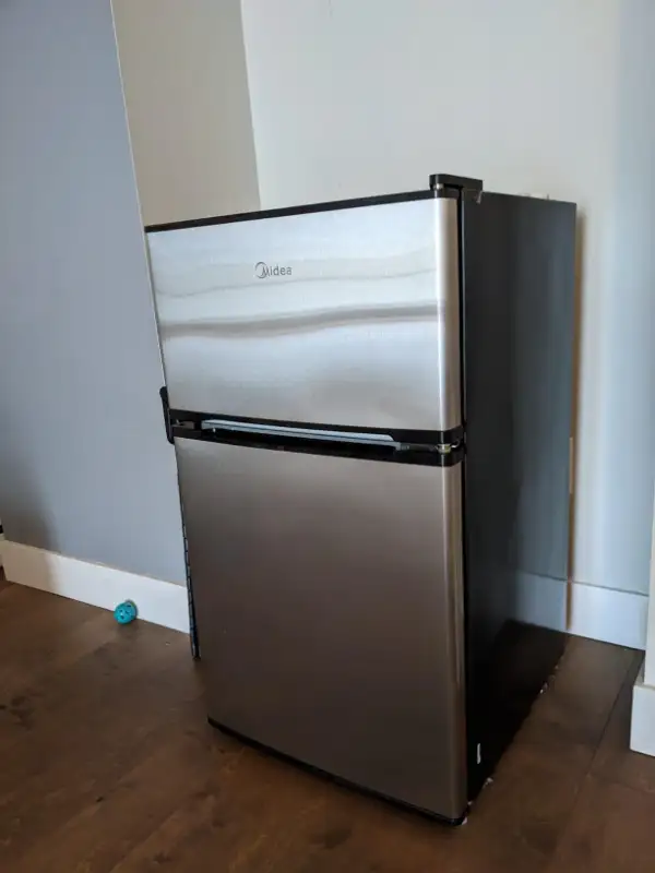 New Midea 3.1 cu ft Mini Fridge, Double Door, Freezer, Stainless in Refrigerators in City of Halifax - Image 3