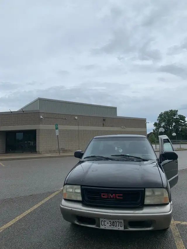 2001 gmc Sonoma SLS fleet side545693754353920009