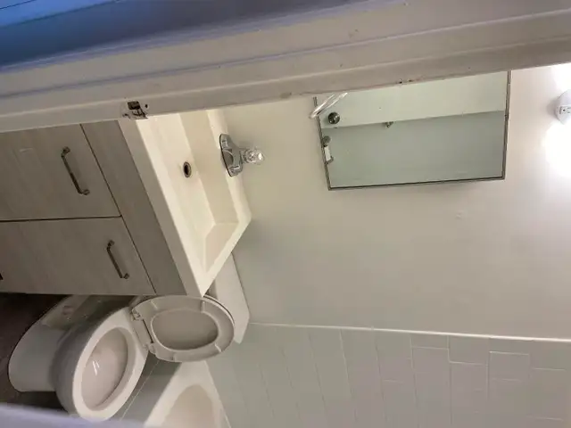 1 Bedroom Apartment in Long Term Rentals in London - Image 11