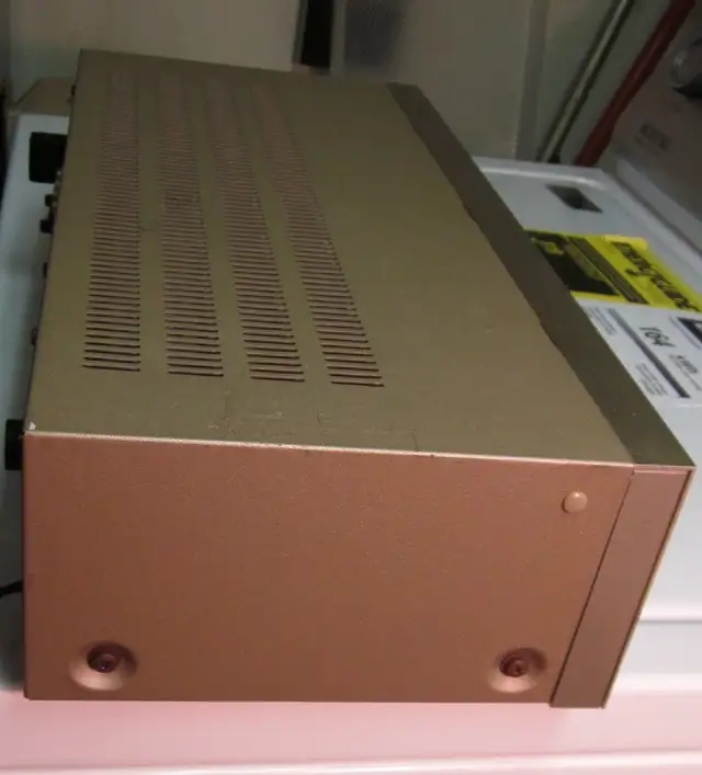 Vintage Marantz SR 220 stereo receiver amplifier in Arts & Collectibles in Guelph - Image 4