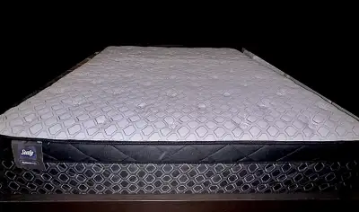 Sealy Posturepedic Hollycourt Eurotop Mattress/Matelas - Queen, View more