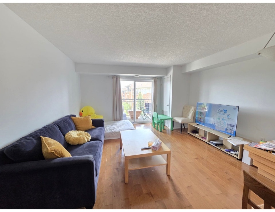 3 bed 2 bath condo southend guelph $2895 all in heat hydro water 3
