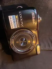 Nikon Coolpix 20.1 megapixel camera