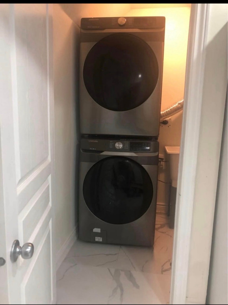 Place available for rent in a shared unit 3