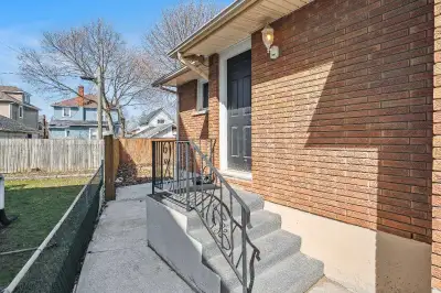 LEGAL 2-BEDROOM BASEMENT APARTMENT IN THE HEART OF WELLAND