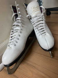 Figure skates size 9