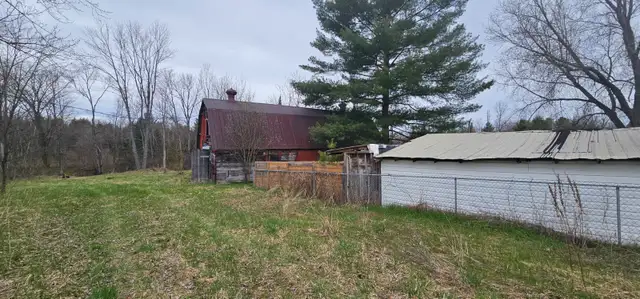 Waterfront lot Residential zone acres of land in Land for Sale in Ottawa - Image 6