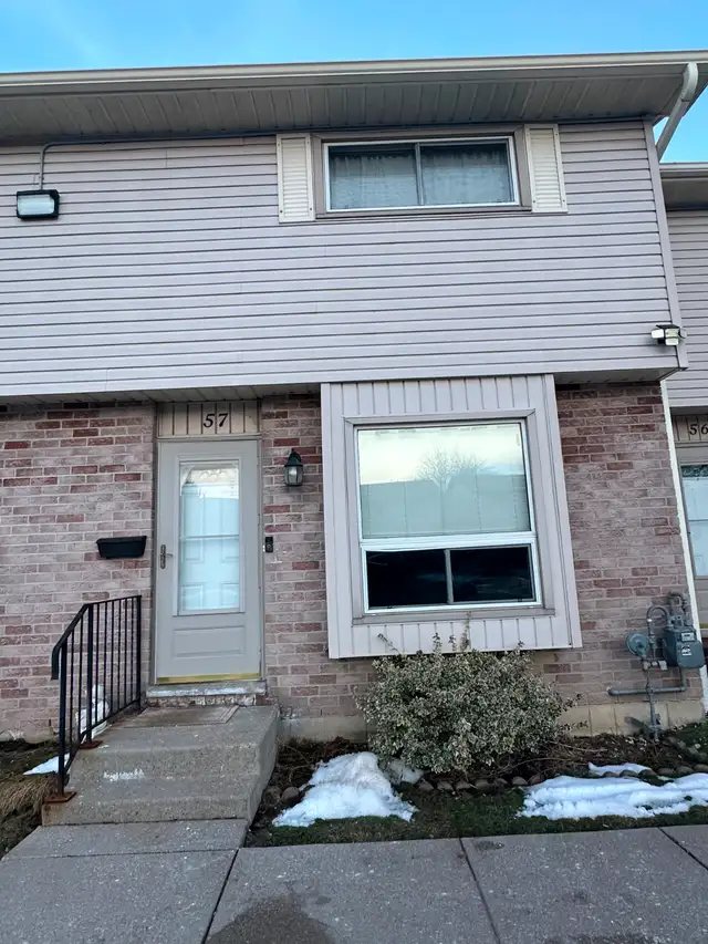 SPACIOUS 3-BEDROOM CONDO FOR RENT