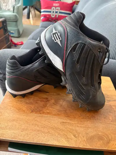 Easton men’s baseball cleats size 10, View more