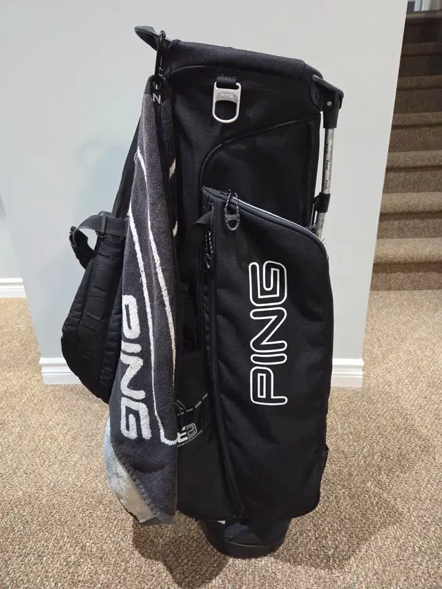 Ping 4 Series E2 Lightweight Golf Stand/Carry Bag, Towel, Balls in Golf in Petawawa - Image 7