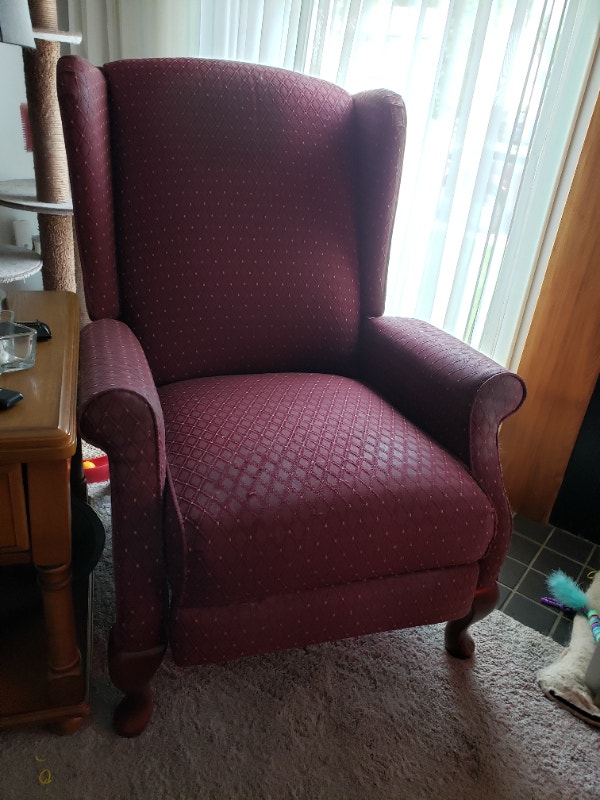 FREE recliner Free Stuff Saskatoon Kijiji