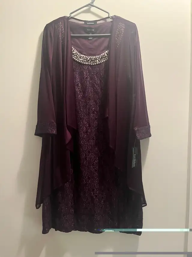R&M Richards Womens 2pcs  Jacket /  Dress 14, Plum in Women's - Dresses & Skirts in Mississauga / Peel Region - Image 6